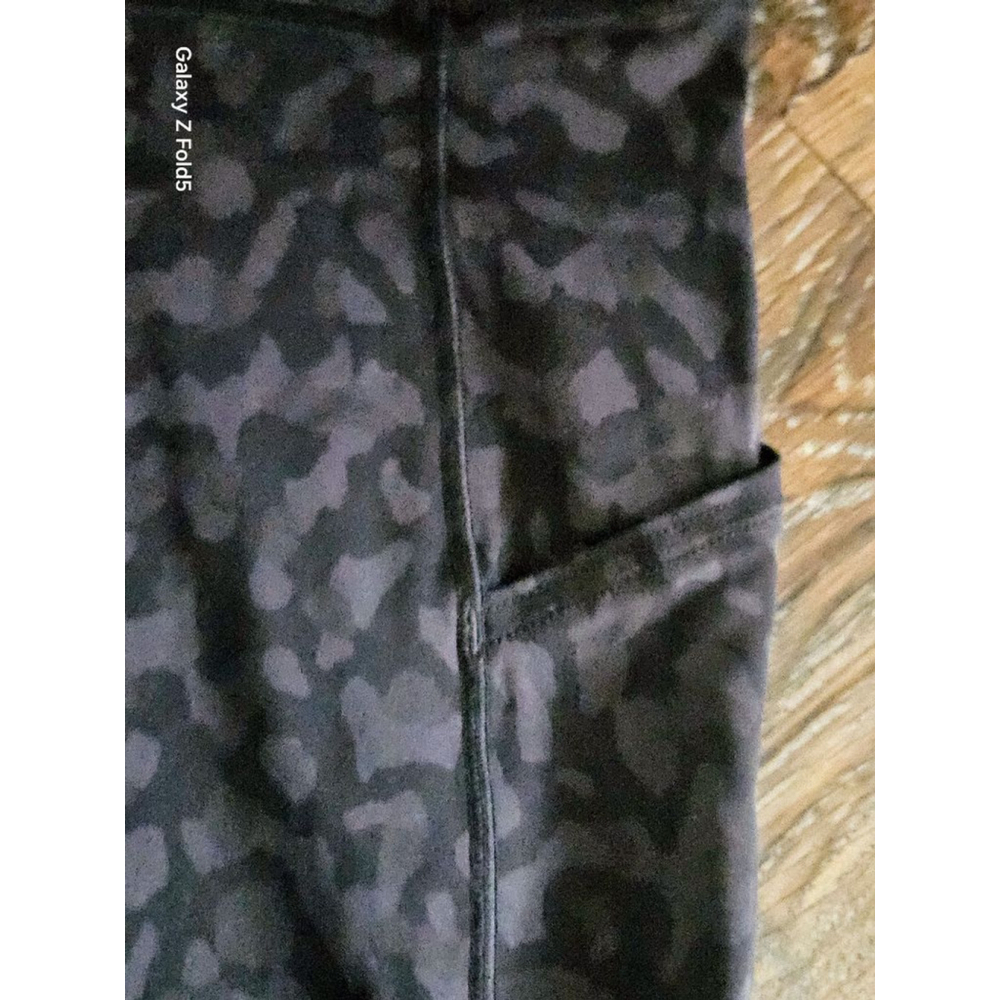 Women's Lululemon Black Leopard Print Leggings Size 6 - Picture 3 of 5